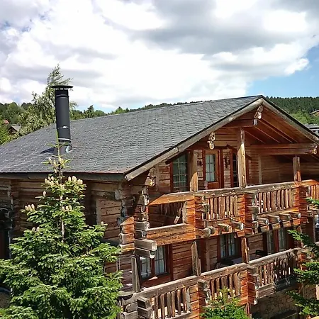 Les Coeurs De Bolquere. בקתה